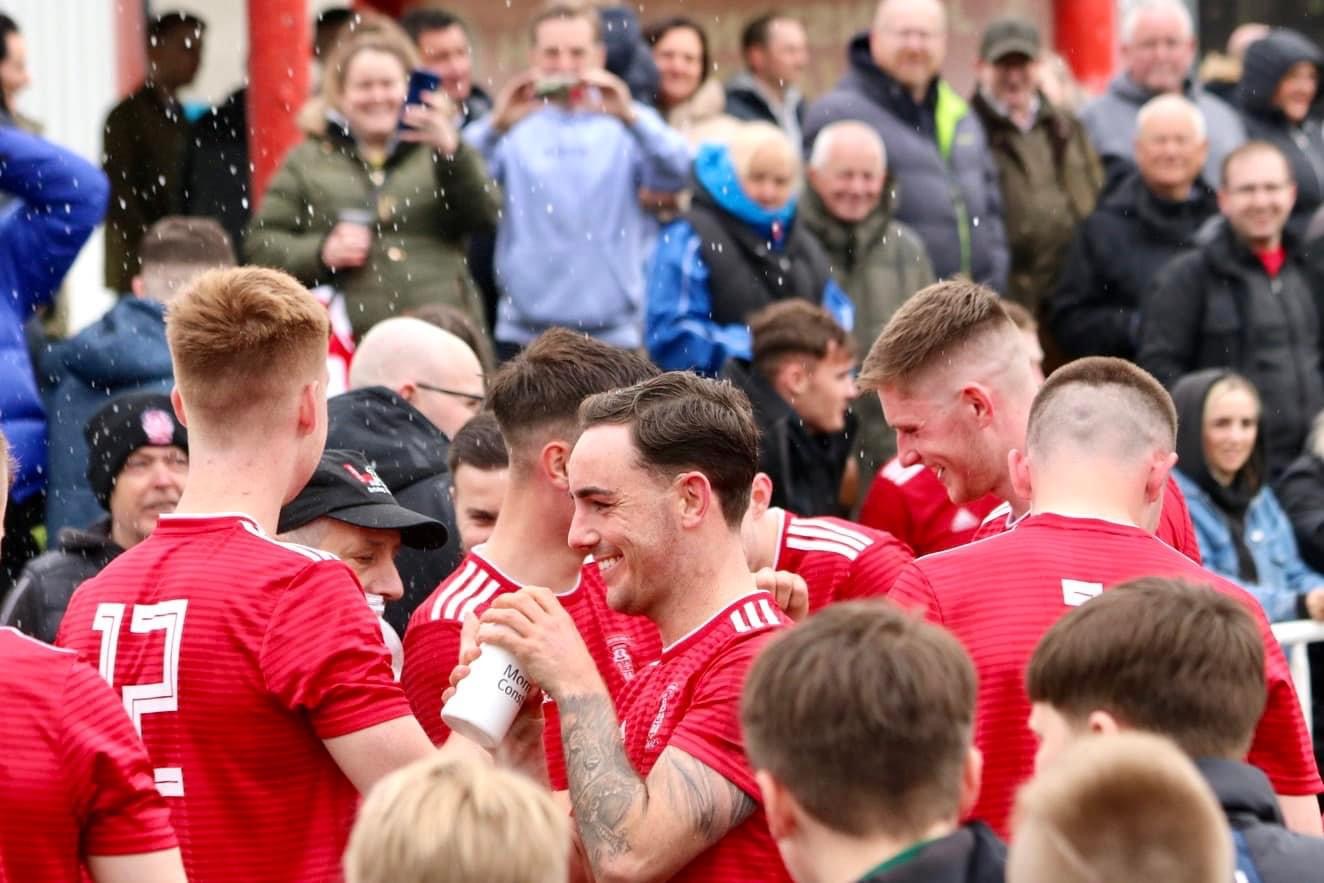 Johnstone Burgh beat Muirkirk and secure promotion