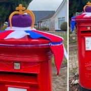 Coronation-themed 'postbox topper' in Houston proves popular with locals