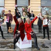 Renfrewshire Provost Lorraine Cameron pictured with singers Ainsley Hamill and Joy Dunlop. Back row from left: Jenna Reid, Sean Kerrigan, Laura Jenkins, Renfrewshire Provost Lorraine Cameron, Molly Moulson, Katie Dynes and Grant McFarlane